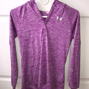 purple Under Armour small hooded long sleeve shirt